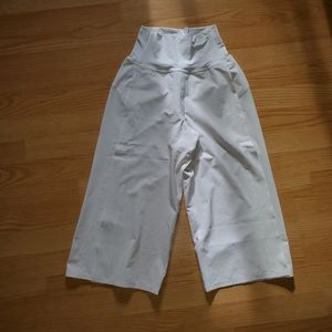 Lululemon cropped wide pants Size 2